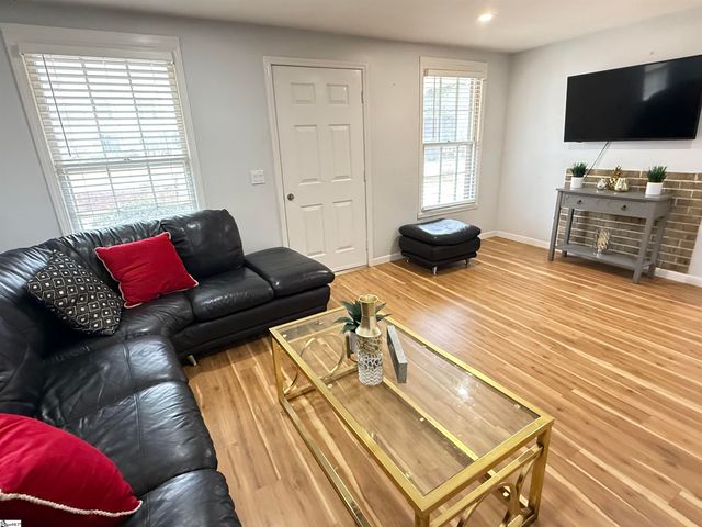 703 S Harper Street, Laurens, SC 29360