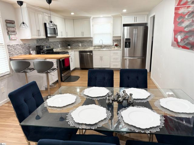 703 S Harper Street, Laurens, SC 29360