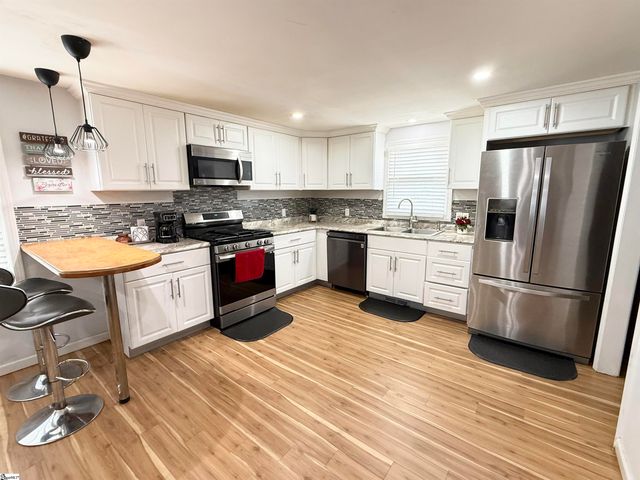 703 S Harper Street, Laurens, SC 29360