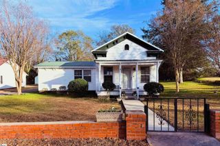 703 S Harper Street, Laurens, SC 29360
