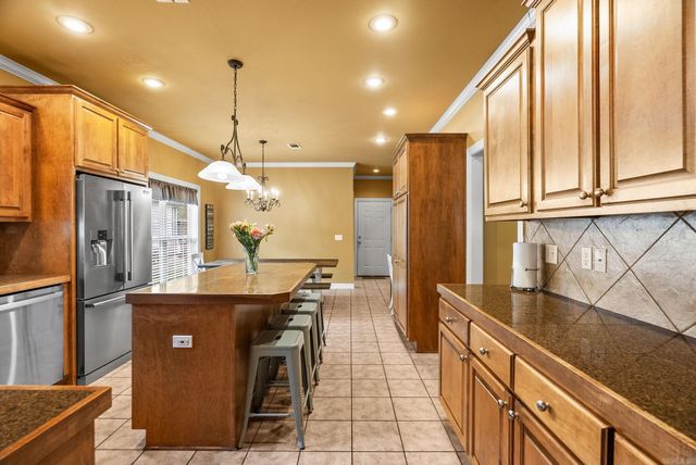 121 Lily Drive, Maumelle, AR 72113