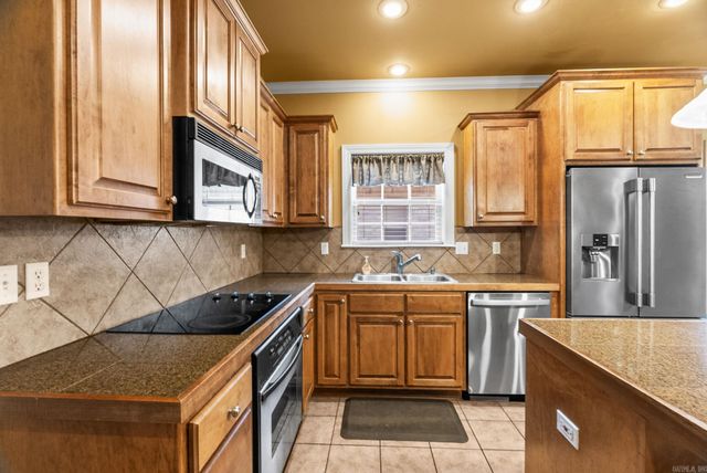 121 Lily Drive, Maumelle, AR 72113