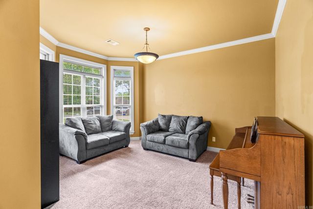 121 Lily Drive, Maumelle, AR 72113