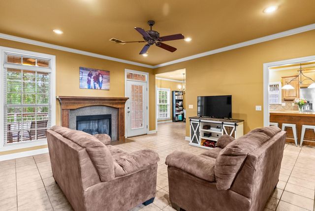 121 Lily Drive, Maumelle, AR 72113