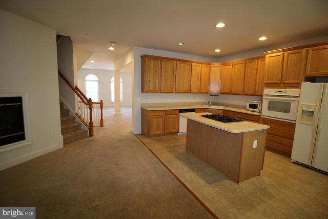 8316 DOCKRAY CT, Lorton, VA 22079