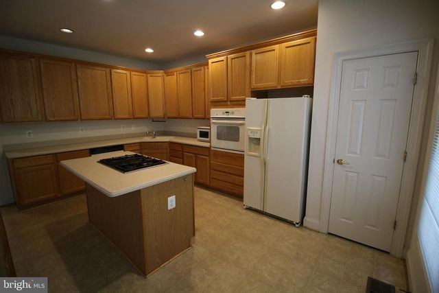 8316 DOCKRAY CT, Lorton, VA 22079