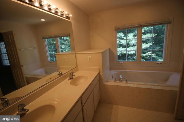 8316 DOCKRAY CT, Lorton, VA 22079