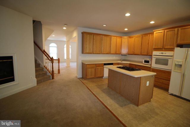 8316 DOCKRAY CT, Lorton, VA 22079