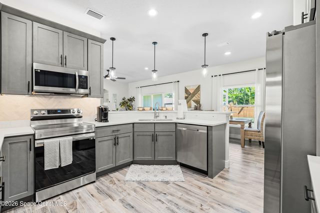 885 Starland Street SE, Palm Bay, FL 32909