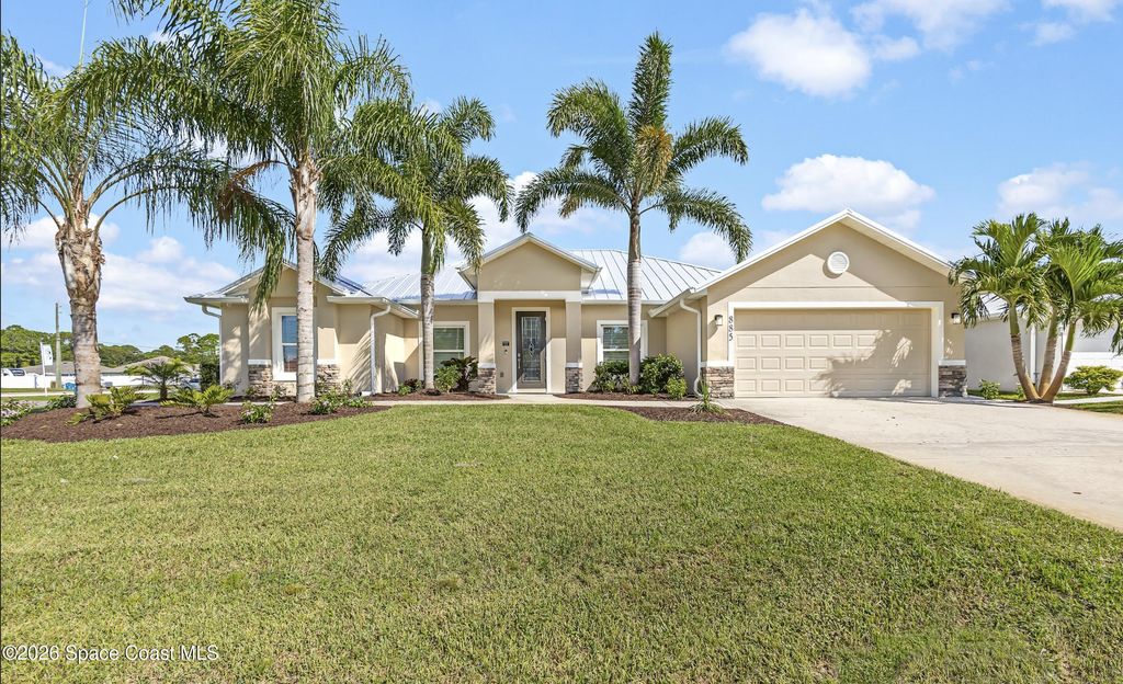 885 Starland Street SE, Palm Bay, FL 32909