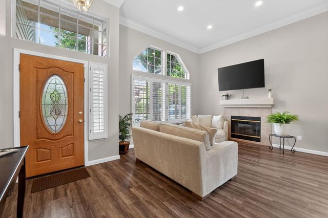 130 Bayline Cir, Folsom, CA 95630