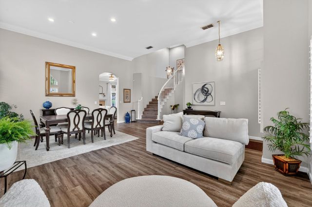 130 Bayline Cir, Folsom, CA 95630