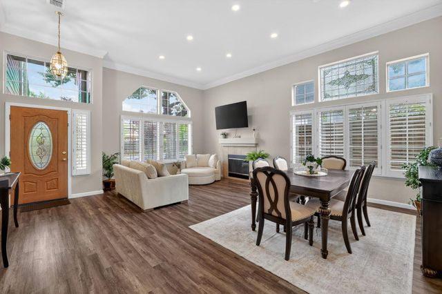 130 Bayline Cir, Folsom, CA 95630