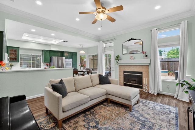 130 Bayline Cir, Folsom, CA 95630