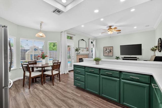 130 Bayline Cir, Folsom, CA 95630