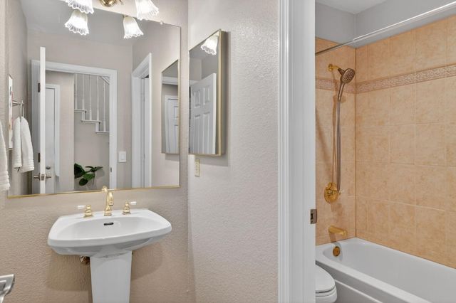 130 Bayline Cir, Folsom, CA 95630