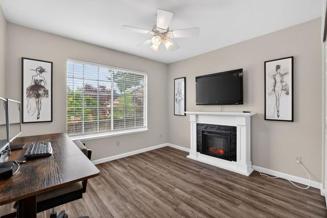 130 Bayline Cir, Folsom, CA 95630