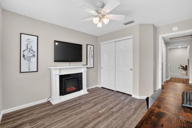130 Bayline Cir, Folsom, CA 95630