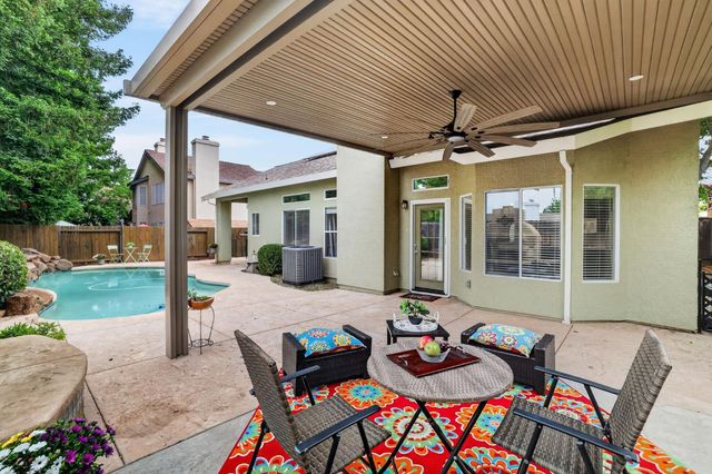 130 Bayline Cir, Folsom, CA 95630