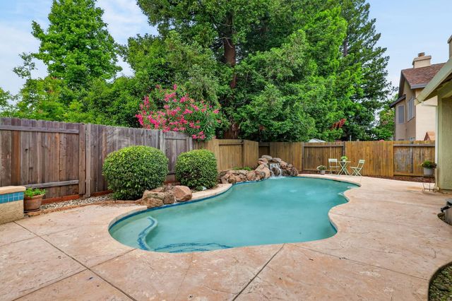 130 Bayline Cir, Folsom, CA 95630