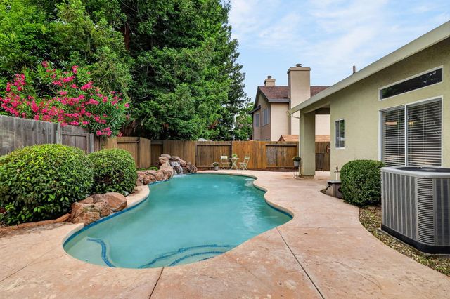 130 Bayline Cir, Folsom, CA 95630