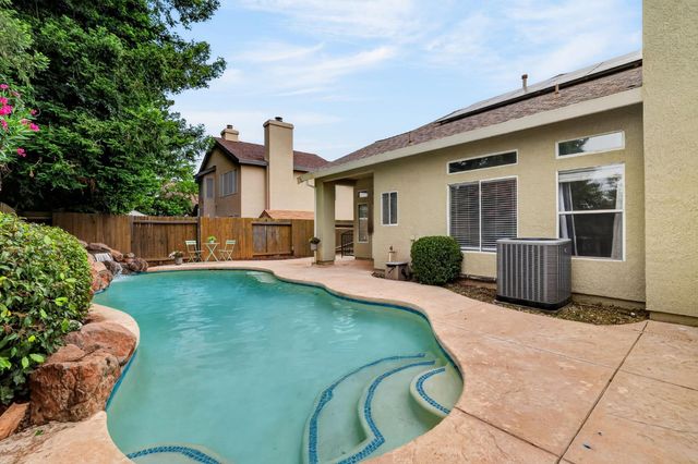 130 Bayline Cir, Folsom, CA 95630