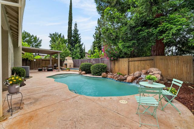 130 Bayline Cir, Folsom, CA 95630