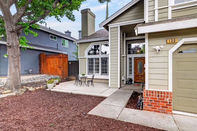 130 Bayline Cir, Folsom, CA 95630