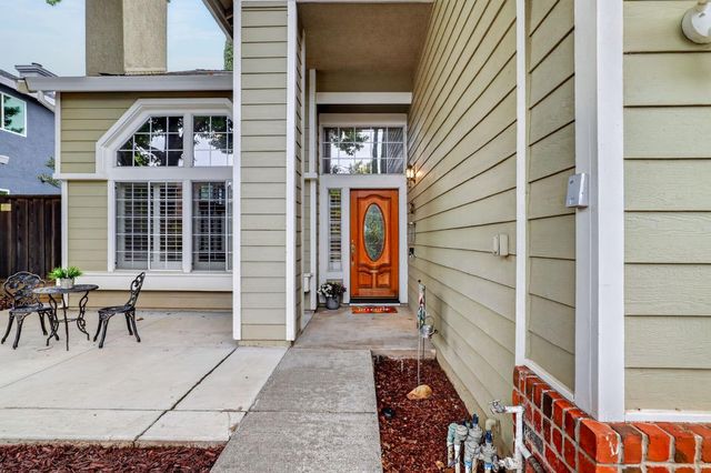 130 Bayline Cir, Folsom, CA 95630