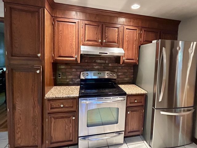 31 Muriel Ln, Milford, MA 01757