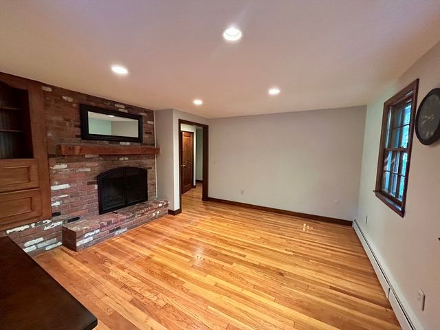 31 Muriel Ln, Milford, MA 01757