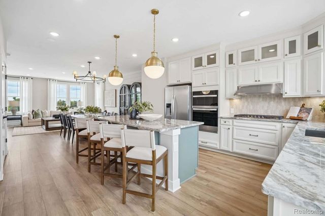 44015 Oakmont Drive, Plymouth Charter Township, MI 48170