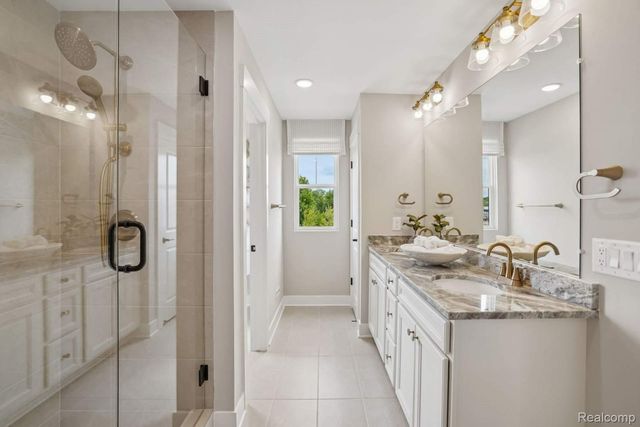 44015 Oakmont Drive, Plymouth Charter Township, MI 48170