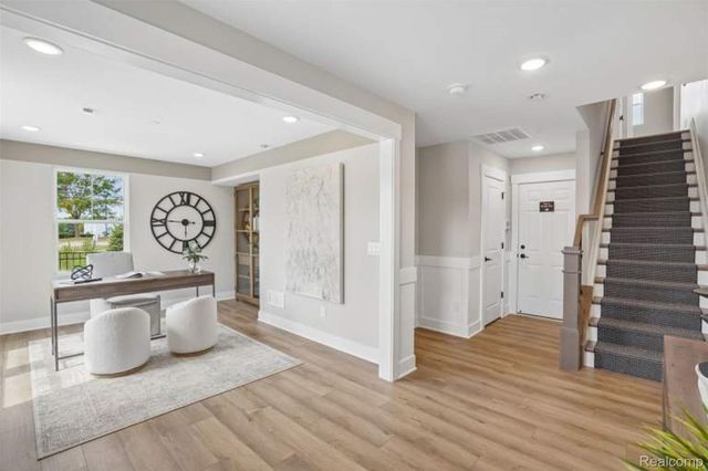 44015 Oakmont Drive, Plymouth Charter Township, MI 48170