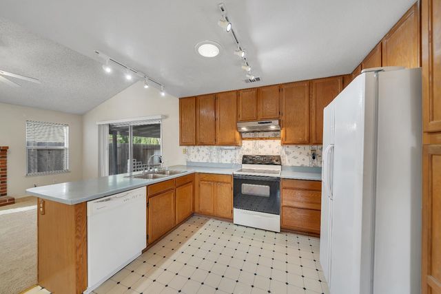 5241 Bassett Way, Sacramento, CA 95823