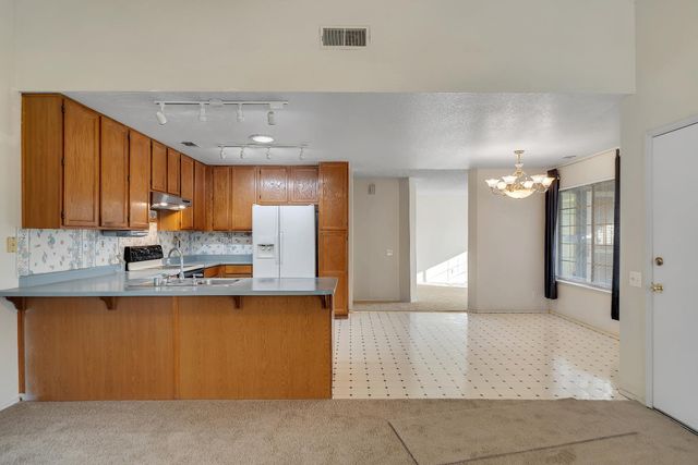 5241 Bassett Way, Sacramento, CA 95823