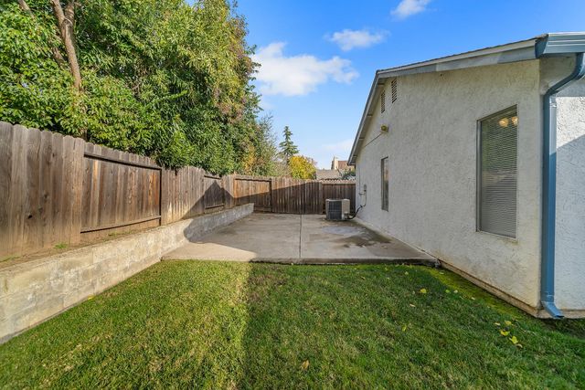 5241 Bassett Way, Sacramento, CA 95823