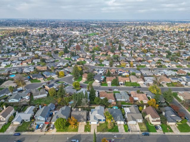 5241 Bassett Way, Sacramento, CA 95823