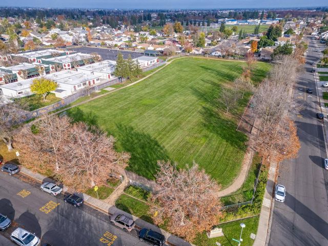 5241 Bassett Way, Sacramento, CA 95823