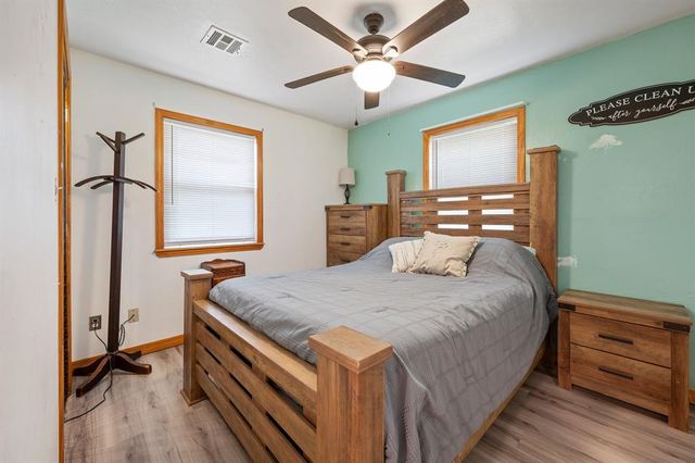 32318 Hamilton Road, Wanette, OK 74878