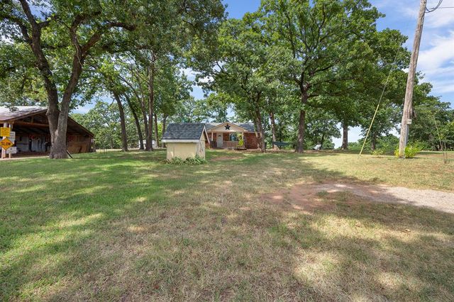 32318 Hamilton Road, Wanette, OK 74878