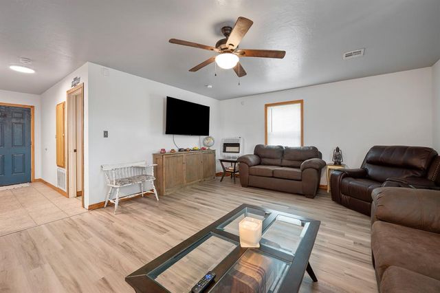 32318 Hamilton Road, Wanette, OK 74878