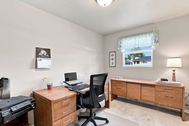 824 E Sanson Ave, Spokane, WA 99207