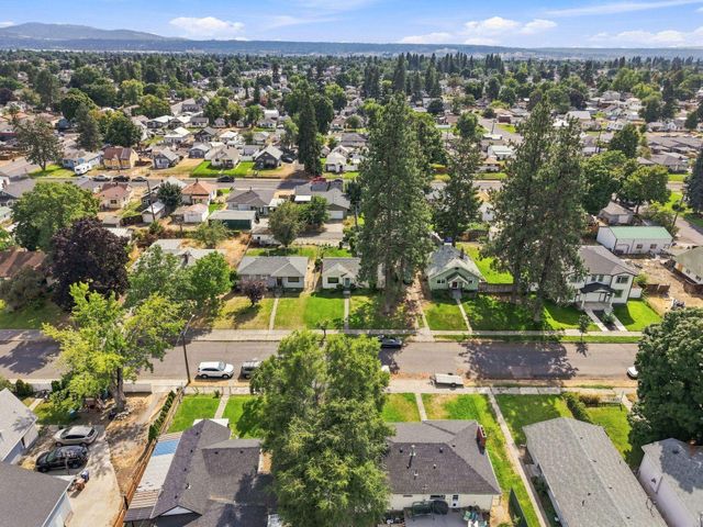 824 E Sanson Ave, Spokane, WA 99207