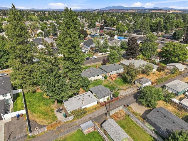 824 E Sanson Ave, Spokane, WA 99207