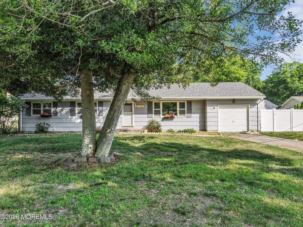 399 Constitution Drive, Forked River, NJ 08731