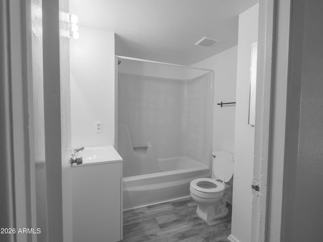 2690 N 43RD Avenue D, Phoenix, AZ 85009