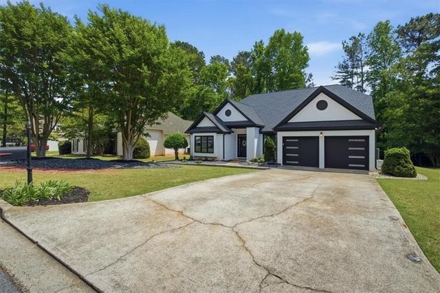330 Shady River Trace, Roswell, GA 30076