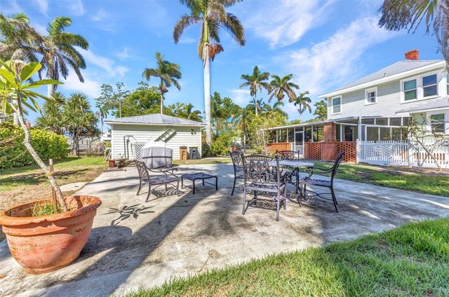 415 W MARION AVENUE, Punta Gorda, FL 33950