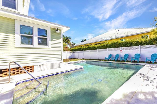 415 W MARION AVENUE, Punta Gorda, FL 33950